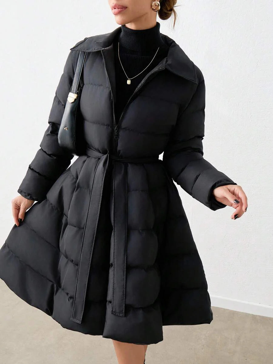 ISA | Pikowany płaszcz z paskiem i szerokim kołnierzem