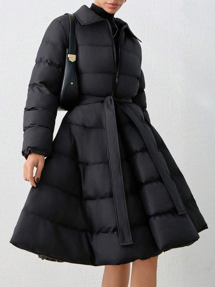 ISA | Pikowany płaszcz z paskiem i szerokim kołnierzem