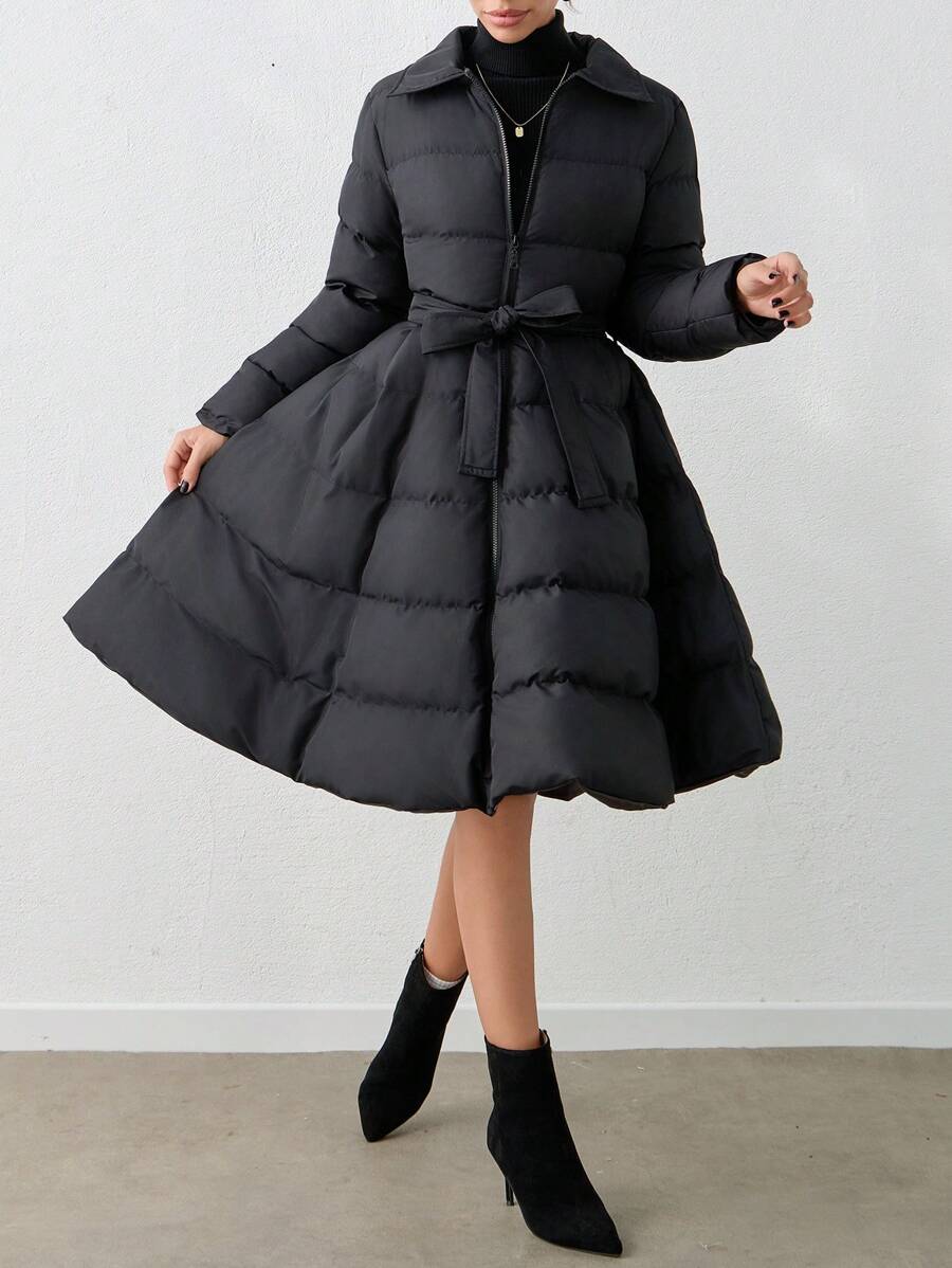 ISA | Pikowany płaszcz z paskiem i szerokim kołnierzem