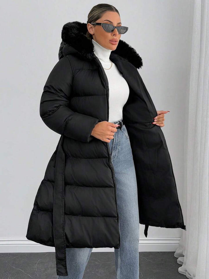 ISA | Pikowany płaszcz z paskiem i szerokim kołnierzem