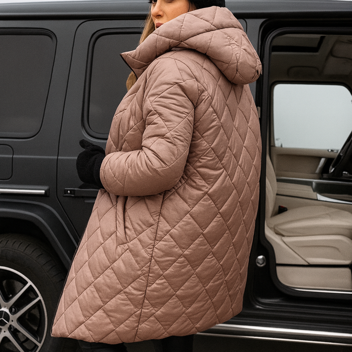 CELINA | Elegancka pikowana kurtka puchowa z kapturem