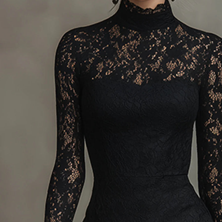 Elwira | Elegancka czarna sukienka maxi z koronką