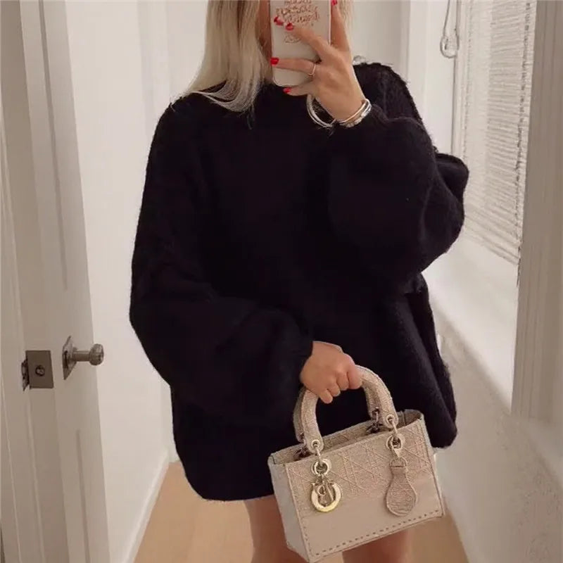 MONIKA| Damski oversize sweter z golfem – idealny na jesień i zimę.