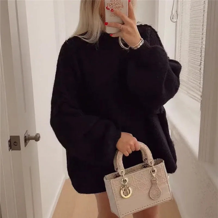 MONIKA| Damski oversize sweter z golfem – idealny na jesień i zimę.