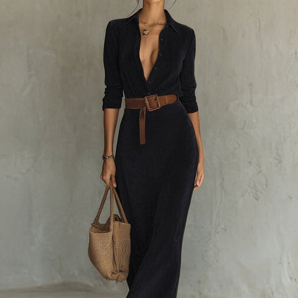 Zamszowa sukienka maxi z pojedynczym zapięciem i kołnierzem