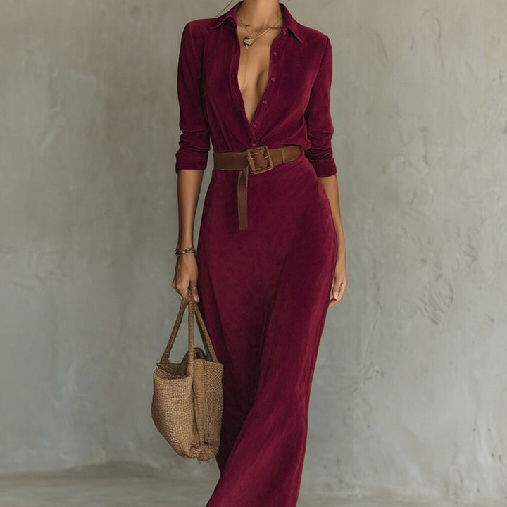 Zamszowa sukienka maxi z pojedynczym zapięciem i kołnierzem